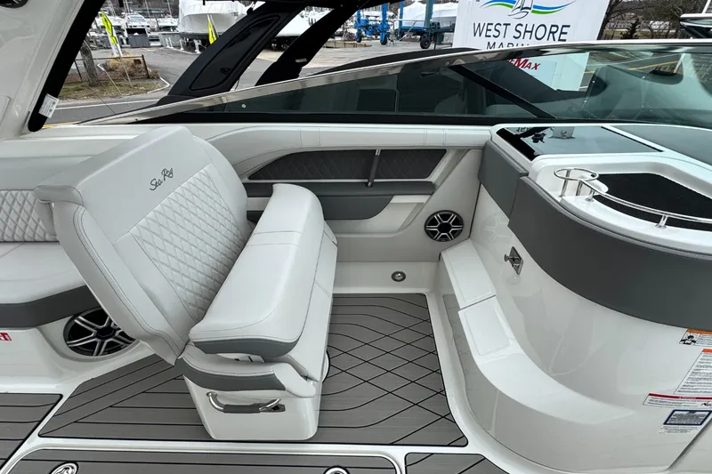 Slide: The Image of Sea Ray SLX 310 Outboard 2026 - 34