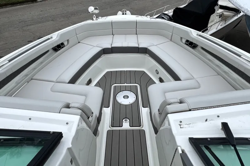 Slide: The Image of Sea Ray SLX 310 Outboard 2026 - 40