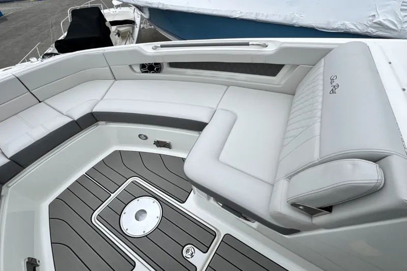 Slide: The Image of Sea Ray SLX 310 Outboard 2026 - 41