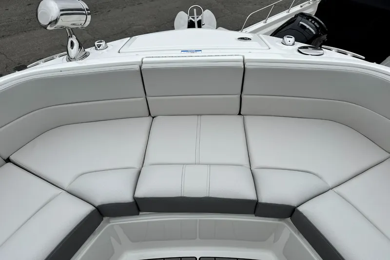 Slide: The Image of Sea Ray SLX 310 Outboard 2026 - 44