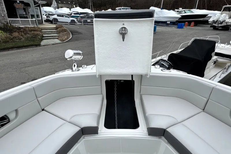 Slide: The Image of Sea Ray SLX 310 Outboard 2026 - 45