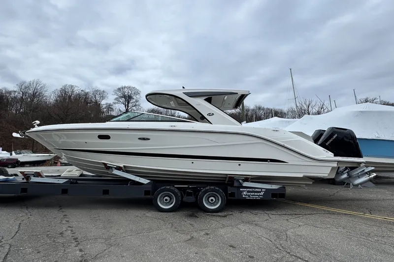 Slide: The Image of Sea Ray SLX 310 Outboard 2026 - 49