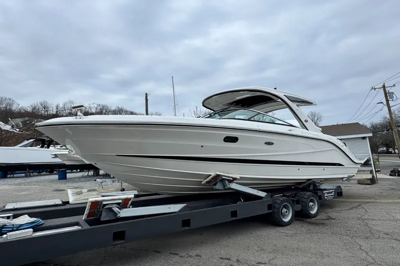 Slide: The Image of Sea Ray SLX 310 Outboard 2026 - 50