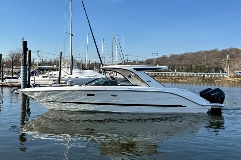 Slide: The Image of Sea Ray SLX 310 Outboard 2026 - 52