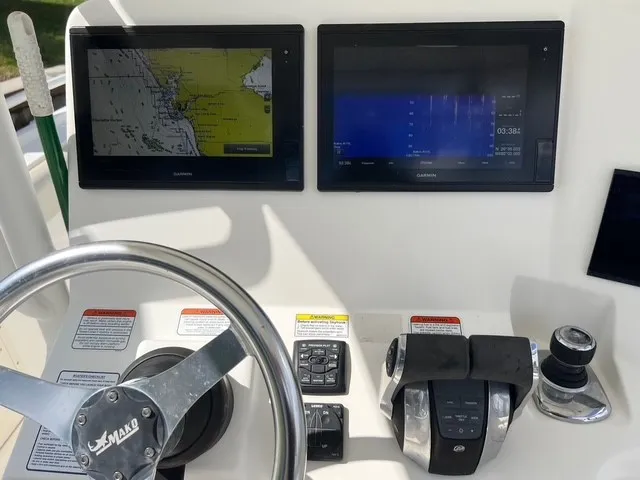 Slide: The Image of Mako 284 CC 2017 - 7