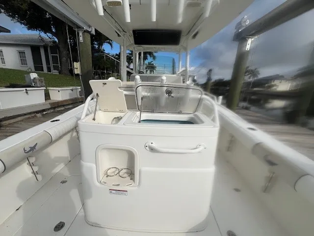 Slide: The Image of Mako 284 CC 2017 - 9