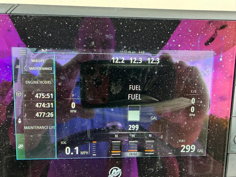 Slide: The Image of Boston Whaler 350 OUTRAGE 2019 - 20