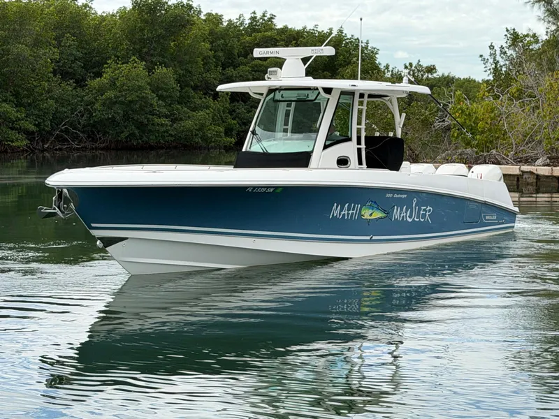 Slide: The Image of Boston Whaler 350 OUTRAGE 2019 - 4