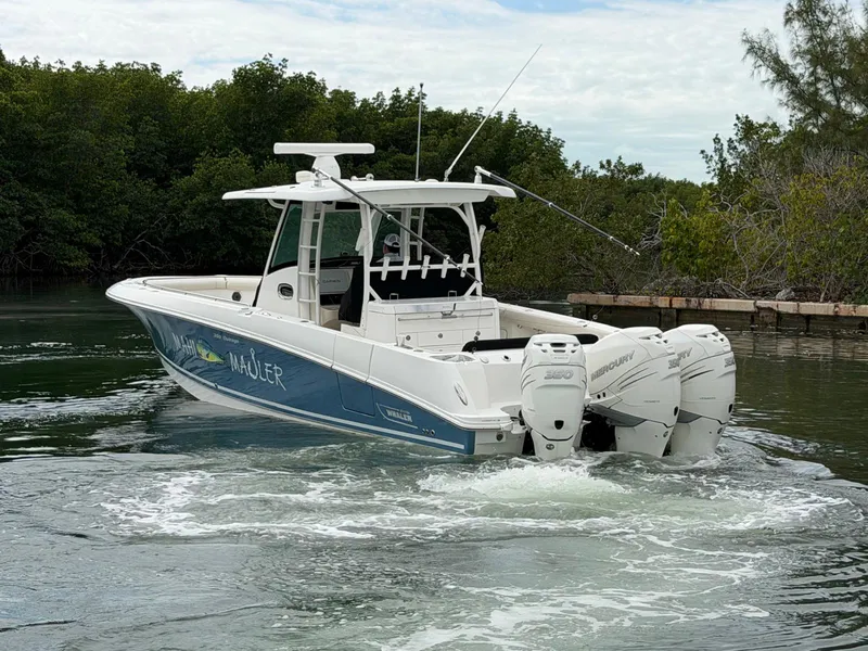 Slide: The Image of Boston Whaler 350 OUTRAGE 2019 - 7