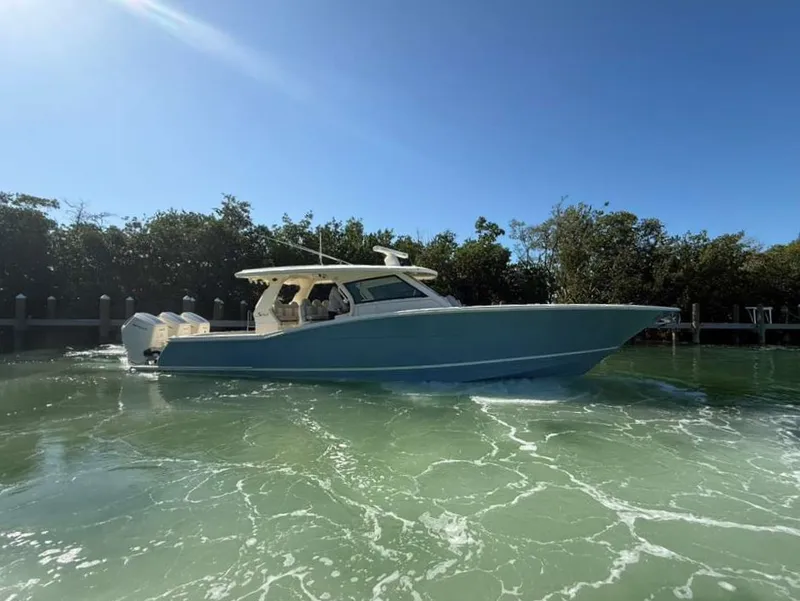 Slide: The Image of Scout 425 LXF 2022 - 12