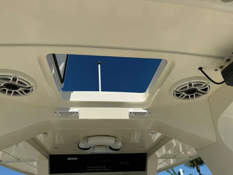 Slide: The Image of Scout 425 LXF 2022 - 39