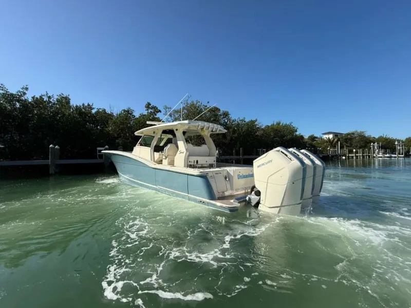 Slide: The Image of Scout 425 LXF 2022 - 7