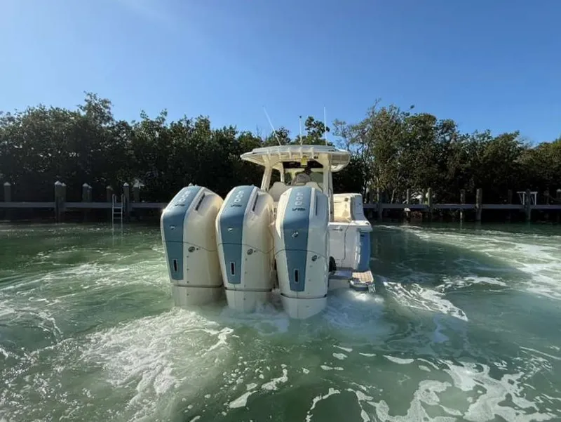 Slide: The Image of Scout 425 LXF 2022 - 9