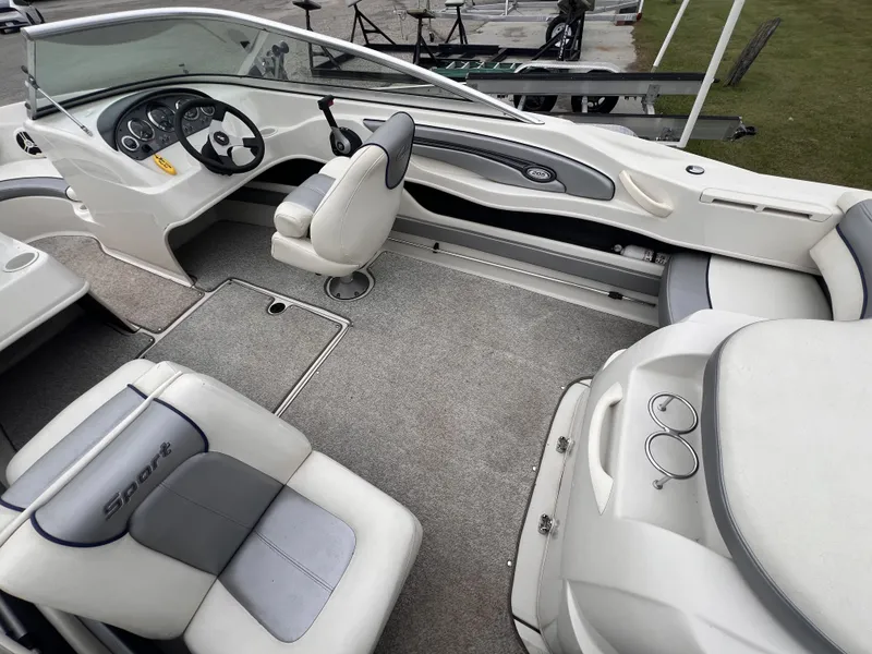 Slide: The Image of Sea Ray 205 Sport 2008 - 11