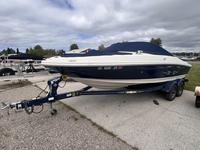 Slide: The Image of Sea Ray 205 Sport 2008 - 4