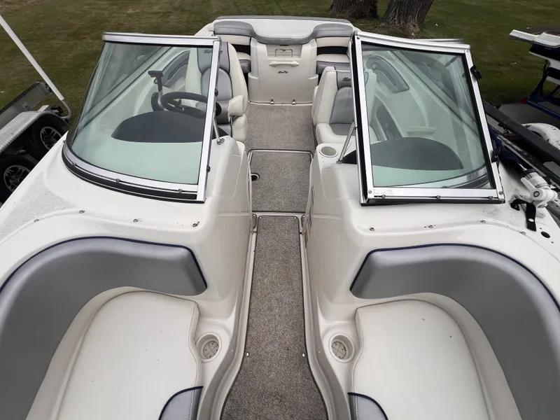 Slide: The Image of Sea Ray 205 Sport 2008 - 9