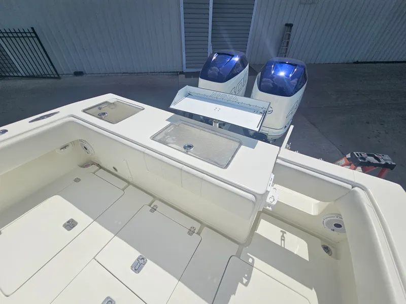 Slide: The Image of SeaVee 320Z 2015 - 16