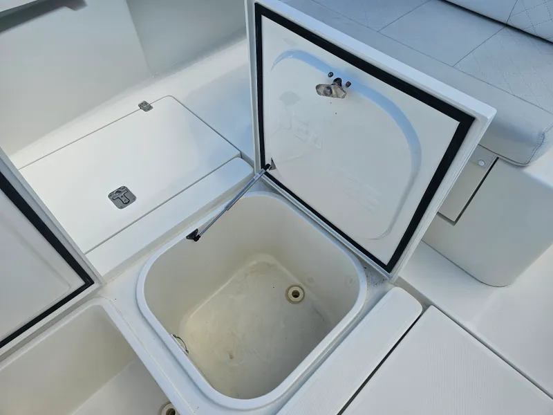 Slide: The Image of SeaVee 320Z 2015 - 50