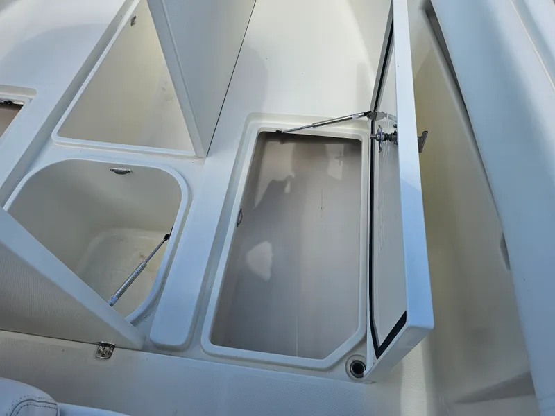 Slide: The Image of SeaVee 320Z 2015 - 52