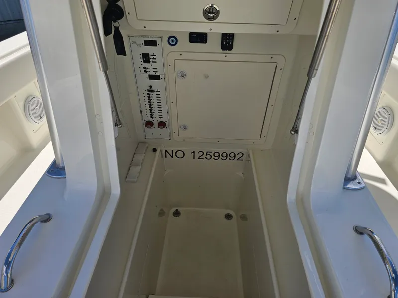 Slide: The Image of SeaVee 320Z 2015 - 63