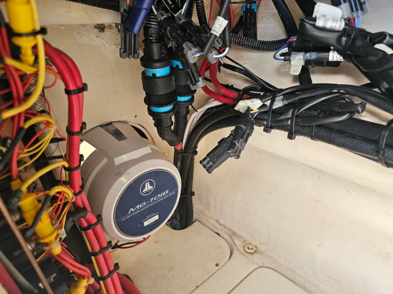 Slide: The Image of SeaVee 320Z 2015 - 68