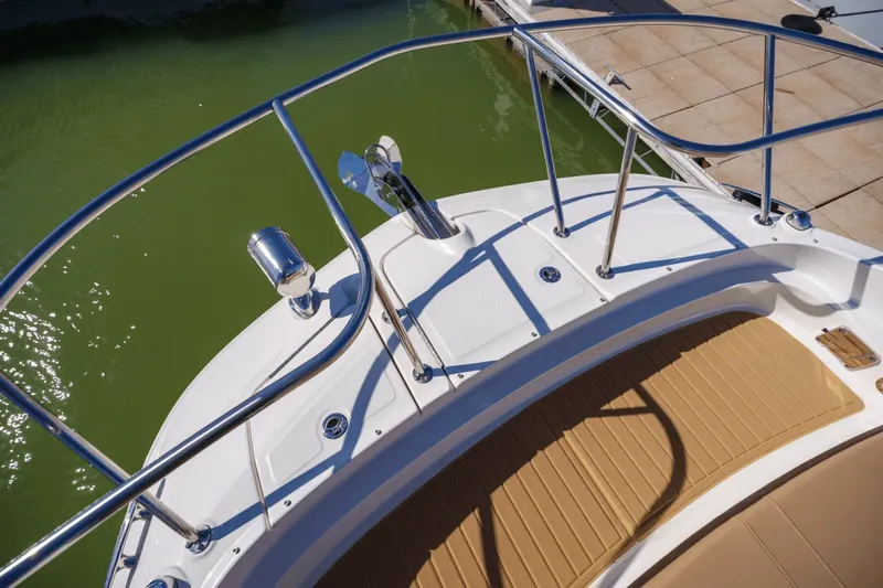 Slide: The Image of Sea Ray 320 SUNDANCER 2024 - 14