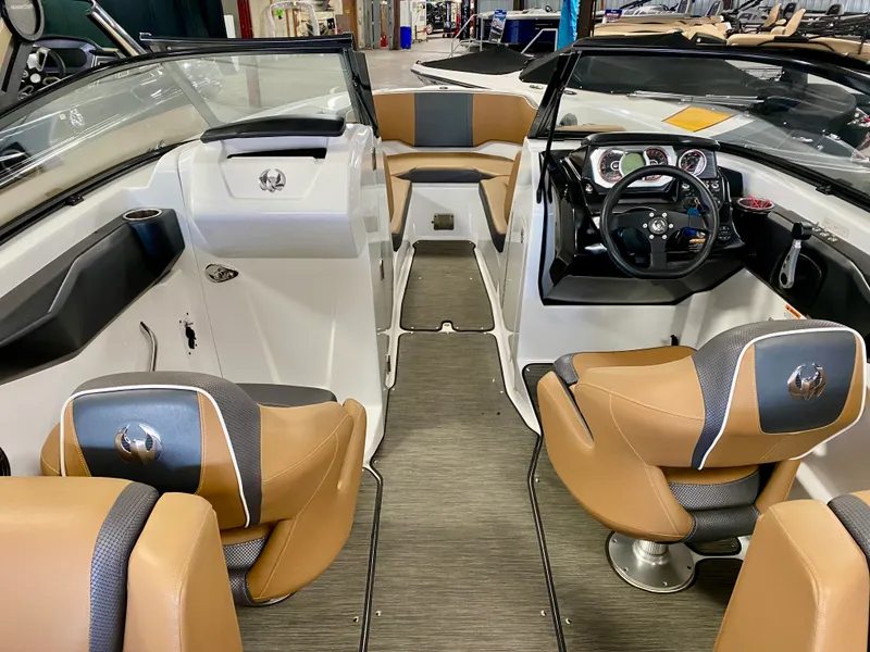 Slide: The Image of Scarab 255 OPEN ID 2021 - 10