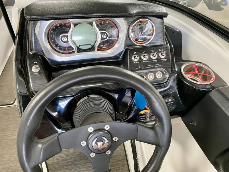 Slide: The Image of Scarab 255 OPEN ID 2021 - 12