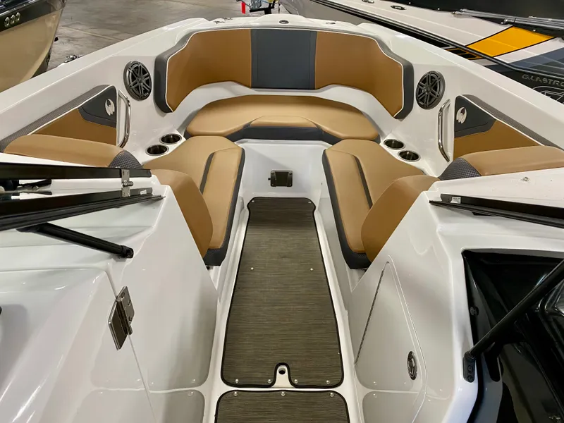 Slide: The Image of Scarab 255 OPEN ID 2021 - 7