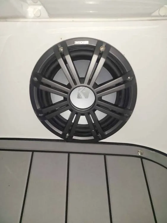 Slide: The Image of Tahoe 210si Limited 2023 - 16819415