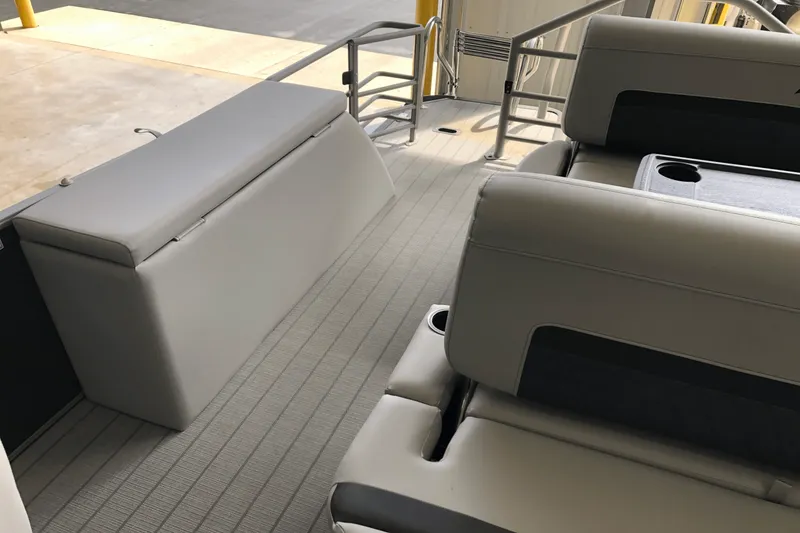 Slide: The Image of Starcraft CX 23 DL TT 2025 - 10