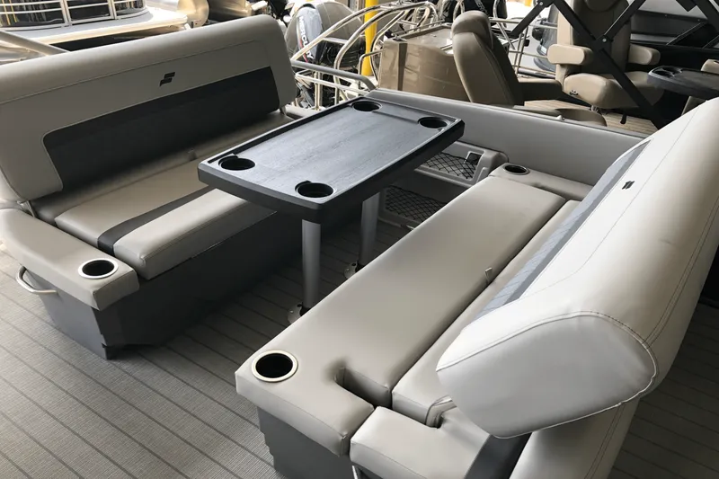 Slide: The Image of Starcraft CX 23 DL TT 2025 - 12