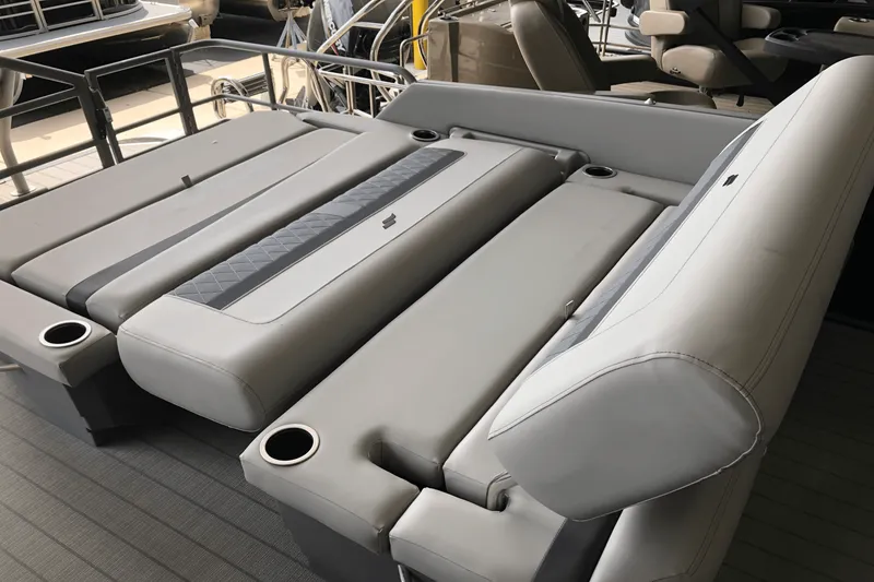 Slide: The Image of Starcraft CX 23 DL TT 2025 - 14