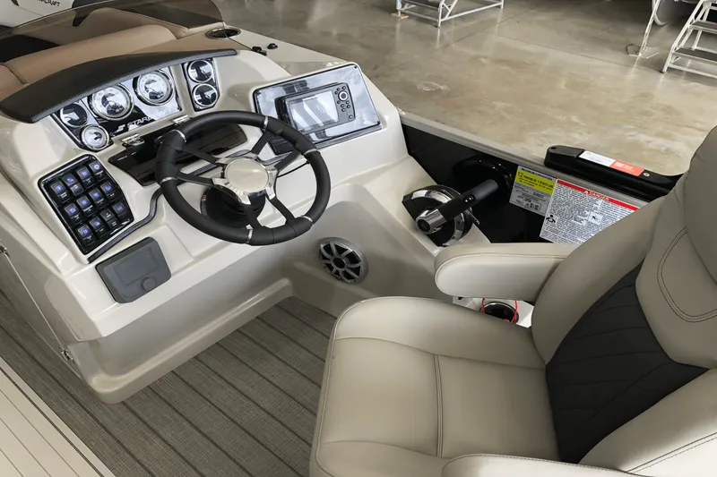 Slide: The Image of Starcraft CX 23 DL TT 2025 - 15