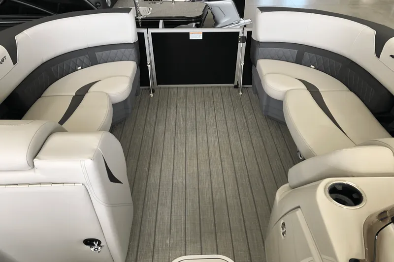 Slide: The Image of Starcraft CX 23 DL TT 2025 - 20