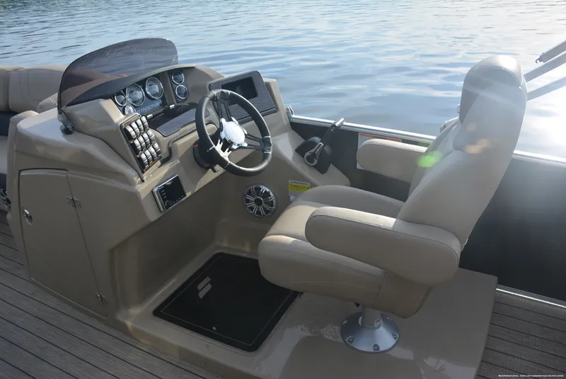 Slide: The Image of Starcraft CX 23 DL TT 2025 - 25