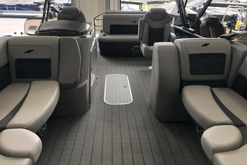 Slide: The Image of Starcraft CX 23 DL TT 2025 - 3