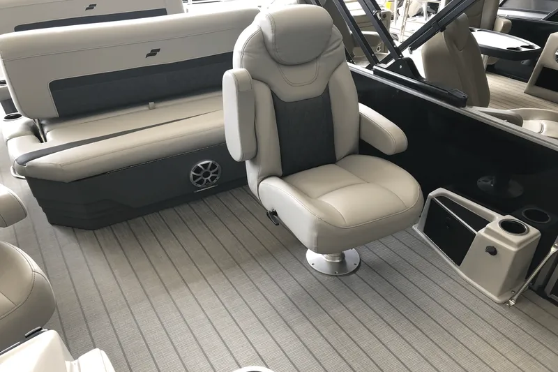 Slide: The Image of Starcraft CX 23 DL TT 2025 - 7