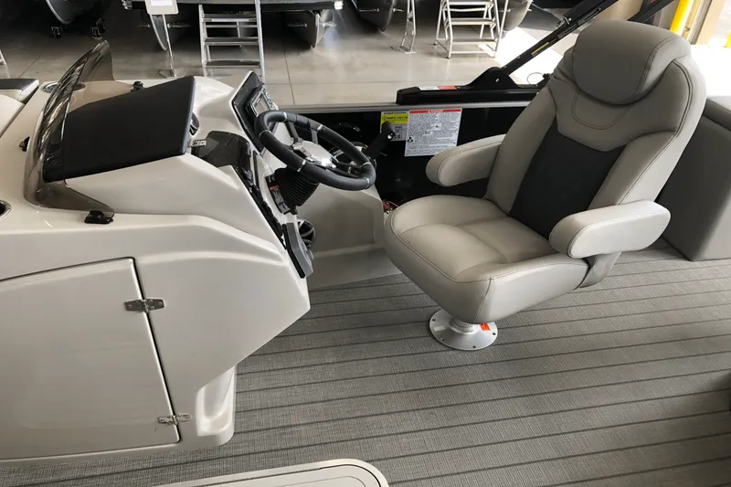 Slide: The Image of Starcraft CX 23 DL TT 2025 - 8