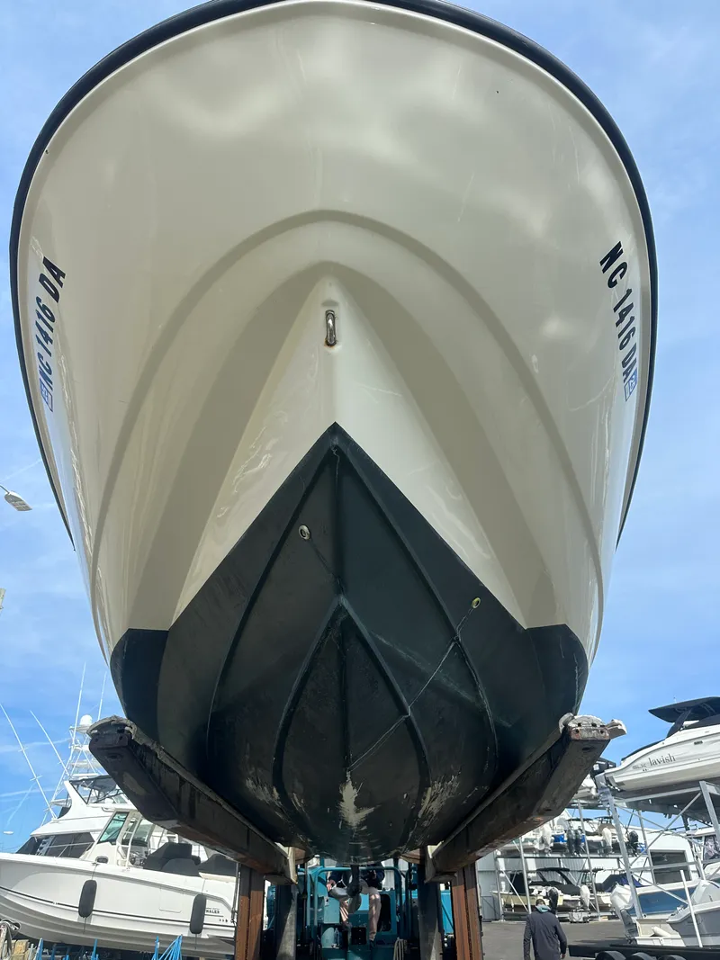 Slide: The Image of Boston Whaler 220 DAUNTLESS 2005 - 18