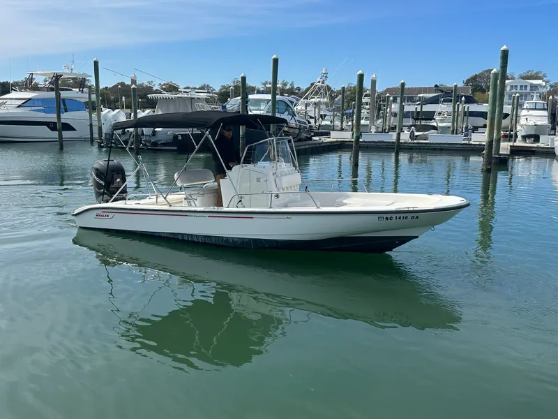 Slide: The Image of Boston Whaler 220 DAUNTLESS 2005 - 3
