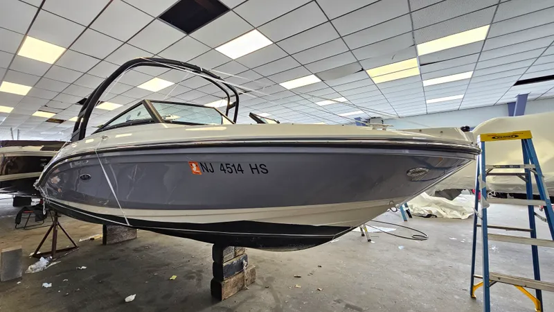 The Image of Sea Ray SPX 210 Outboard 2023 - undefined