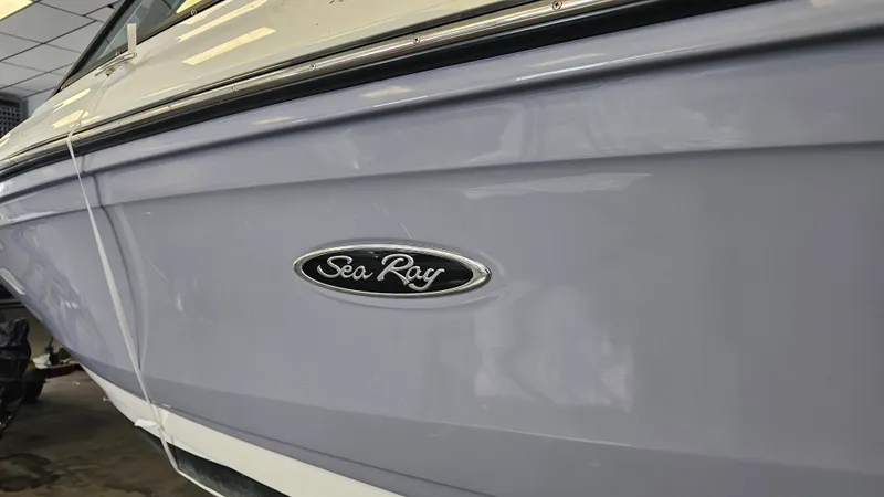 Slide: The Image of Sea Ray SPX 210 Outboard 2023 - 3