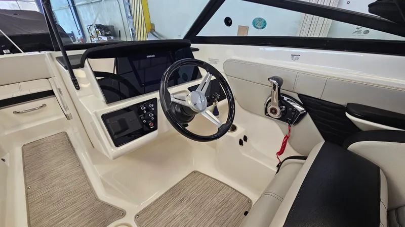 Slide: The Image of Sea Ray SPX 210 Outboard 2023 - 9