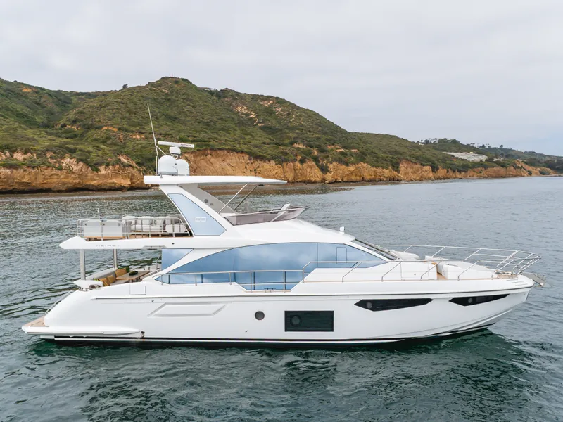 Slide: The Image of Azimut FLY 60 2020 - 14