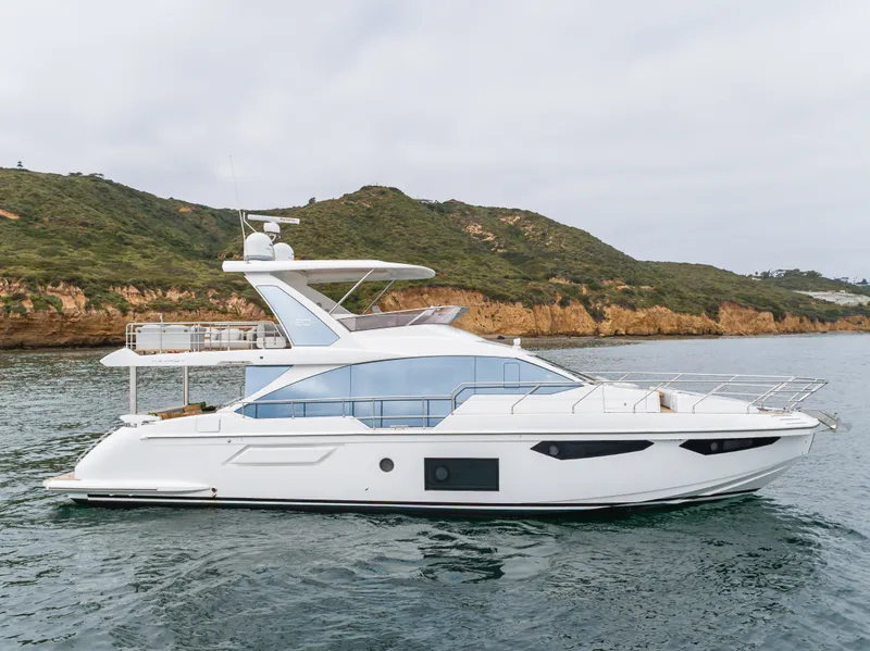 Slide: The Image of Azimut FLY 60 2020 - 21