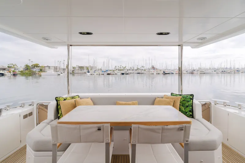 Slide: The Image of Azimut FLY 60 2020 - 29