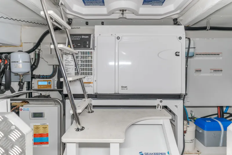 Slide: The Image of Azimut FLY 60 2020 - 59