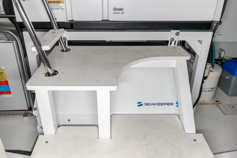 Slide: The Image of Azimut FLY 60 2020 - 60