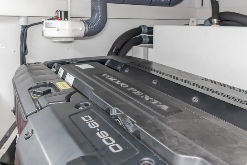 Slide: The Image of Azimut FLY 60 2020 - 63